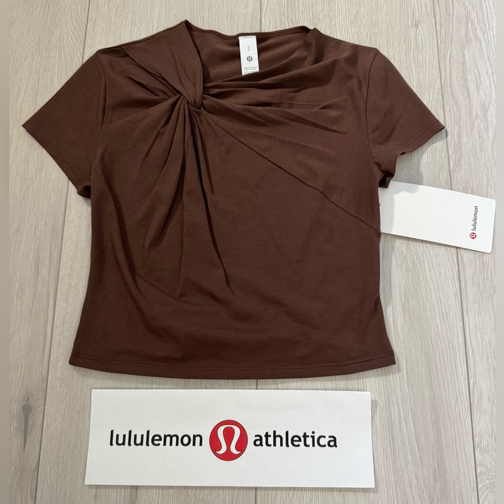 🍋 NWT! Lululemon Asymmetrical Front Twist Crop Tshirt in Java Brown - Size SP